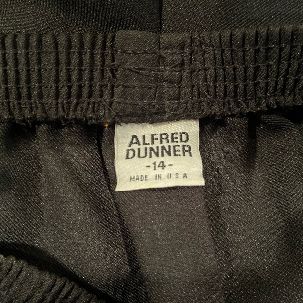 ALFRED DUNNER, CASUAL OR DRESS PANTS. ELASTIC WAIST WITH SIDE POCKETS. SIZE 14 - Picture 3 of 3